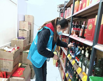 济宁高新区接庄街道古柳社区开展食品安全检查活动
